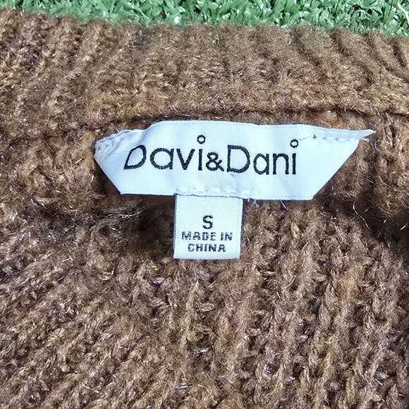 DAVID & DANI | CABLE KNIT BELTED BAT WING FRINGED SWEATER - Picture 16 of 16